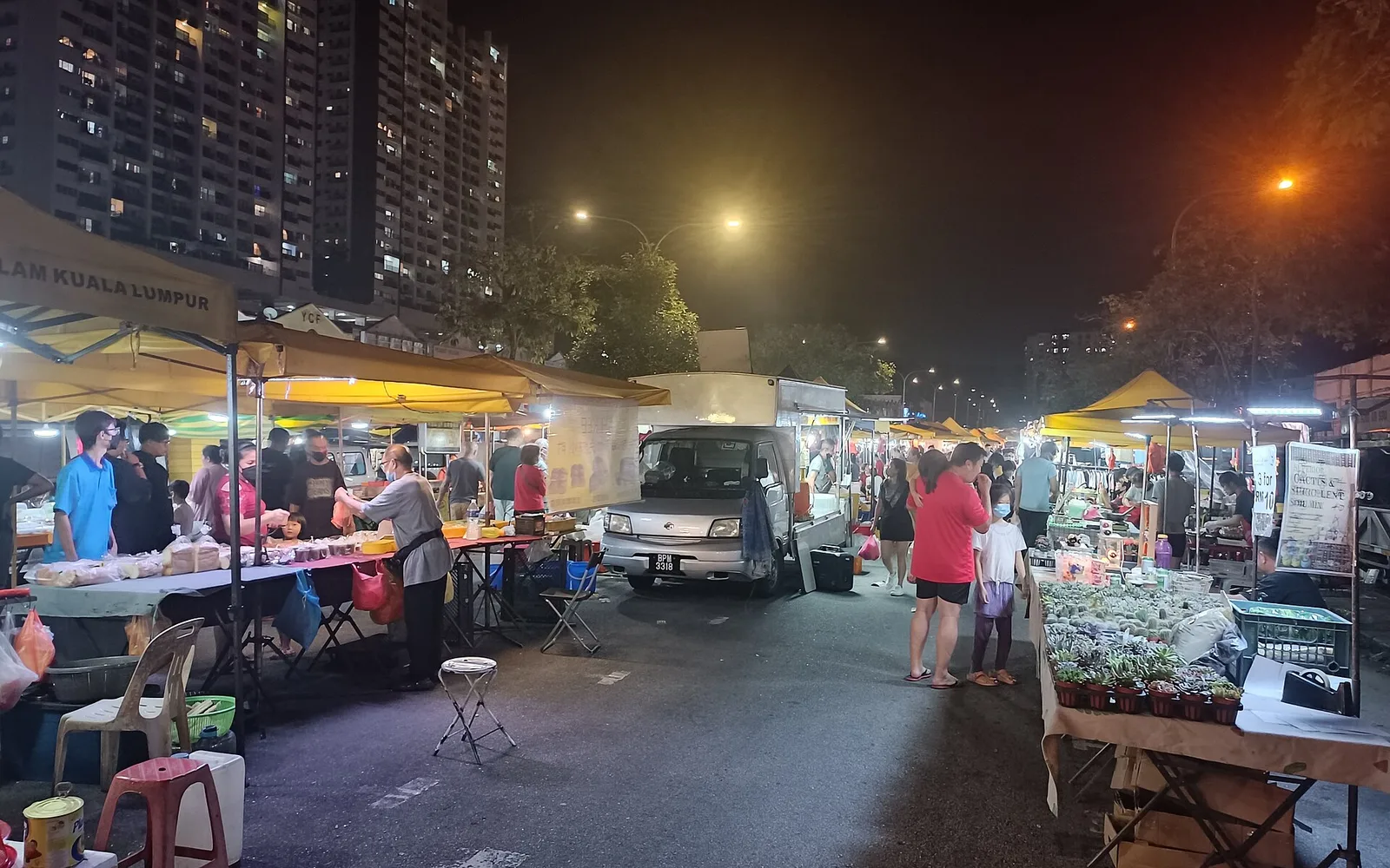 Seri Kembangan night market